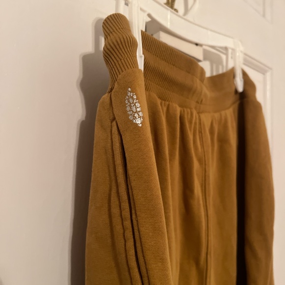 Free people Break Fast Sweatpants π§‘ - Picture 4 of 5